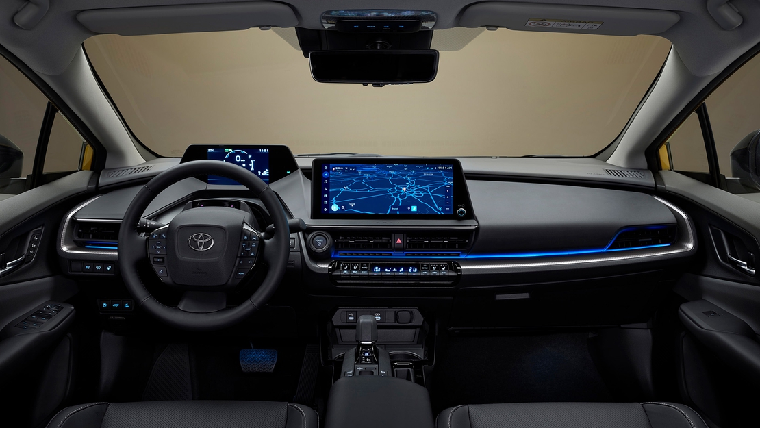 Toyota-vijfde-generatie-Prius-Plug-in-Hybrid-interieur-stuur-infotainmentsysteem.jpg